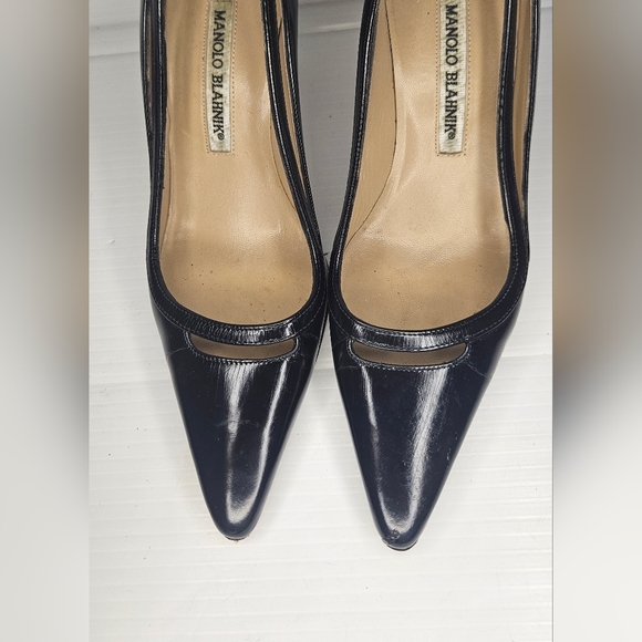 Authentic Manolo Blahnik Navy Blue Patent Leather Classic Pumps Size 35.5 - Picture 4 of 10